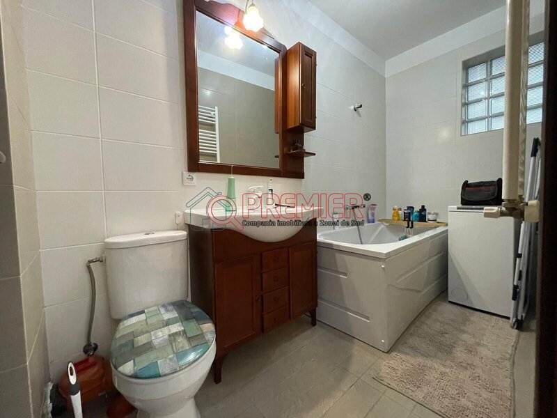 CARTIERUL SOLAR vanzare 2 camere cu loc de parcare