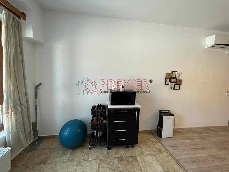 CARTIERUL SOLAR vanzare 2 camere cu loc de parcare